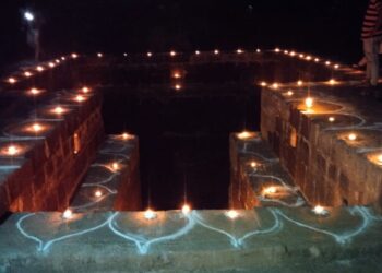 बारव दिपोत्सवानिमित्त दिव्यांची रोषणाई