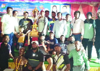 वैष्णवी इलेव्हन कोलाड संघाने पटकावला पालकमंत्री चषक