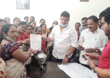 उलवेत पाण्यासाठी शेकापचा हंडा मोर्चा