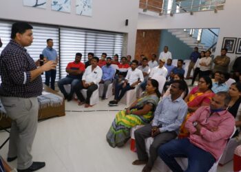 स्टे व्हिस्टातर्फे केअर टेकर्सची ‘केअर’