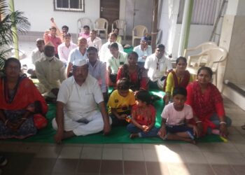 अघोषित शिक्षकांचे ठिय्या आंदोलन