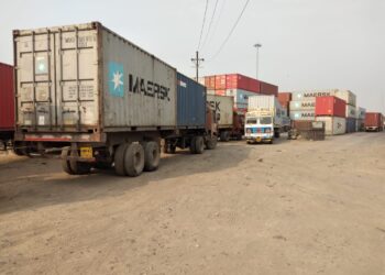 कोप्रोली ते दिघोडे मार्गावर वाहतूक कोंडी