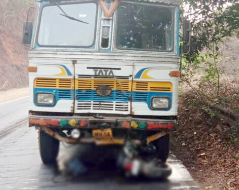 ट्रक अपघातात मोटारसायकलस्वार ठार