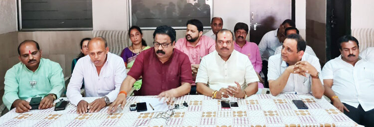 भाजपकडून शिवसेना आमदारांचा निषेध