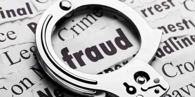 क्रेडिट कार्डद्वारे फसवणूक