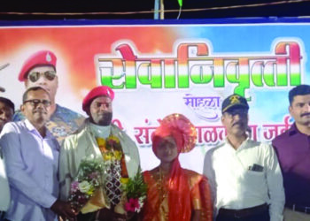 सेवानिवृत्त सैनिकाचे ग्रामस्थांकडून जंगी स्वागत