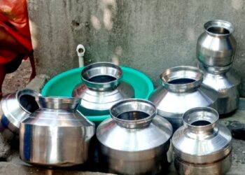 बार्डी गावातील ग्रामस्थांचे पाण्यासाठी हाल