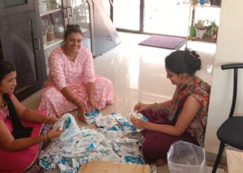 कॅफे बिग ब्ल्यू मारबलमध्ये प्लास्टिकचा पुनर्वापर