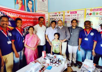 विहुर आदिवासी वाडी येथे आरोग्य शिबिर संपन्न