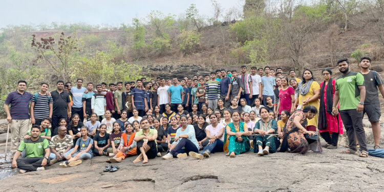 विद्यार्थ्यांचे निसर्ग निवासी शिबिर संपन्न