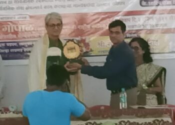 उष:काल फाऊंडेशनतर्फे कर्मचार्‍यांचा गौरव