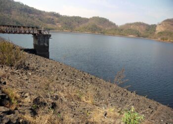 कुंभे व पन्हळघर धरण प्रकल्पामुळे तालुक्याचा विकास खुंटला