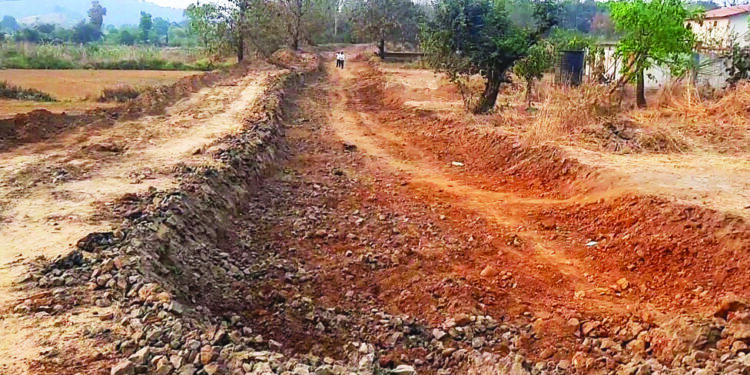 रस्त्यासाठी आदिवासींचे आजपासून उपोषण