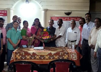 उमेश पवार यांना कोरोनायोद्धा पुरस्कार