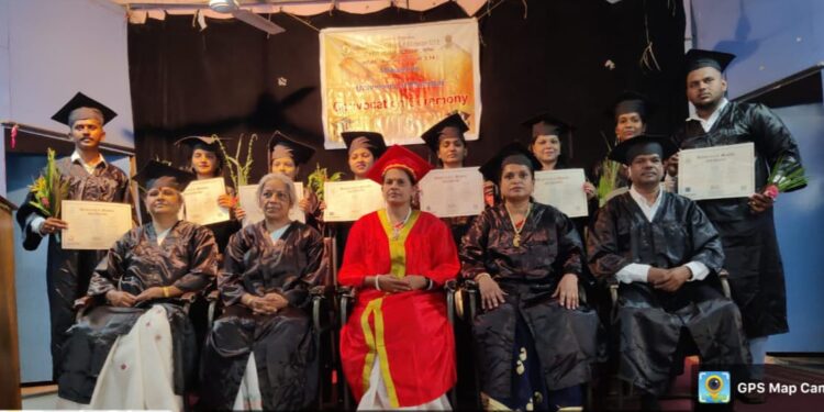 पनवेल येथे पदवीदान समारंभ साजरा