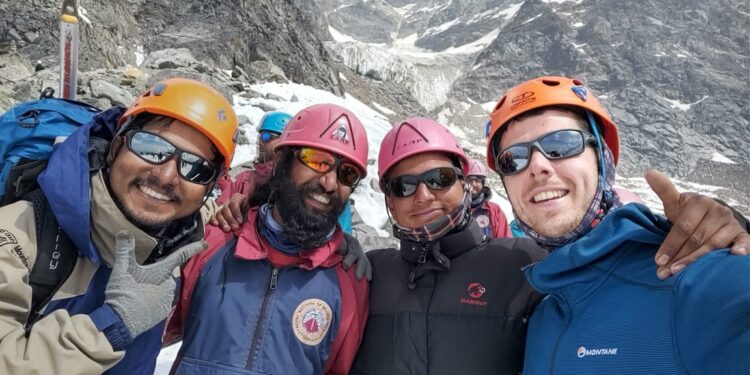 मॅकमोहन हुले यांची यशस्वी चढाई ; हिमालयातील 15700 फूट माचाधारेवर सर