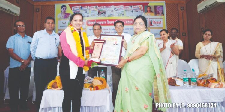 तपस्वी नंदकुमार गोंधळी यांचा हिरकणी पुरस्काराने सन्मान