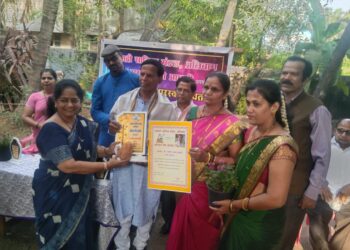 अलिबाग मित्र पुरस्कारांचे वितरण