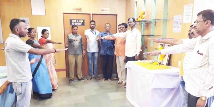 अलिबाग नगरपरिषदमध्ये तुकडोजी महाराज जयंती साजरी