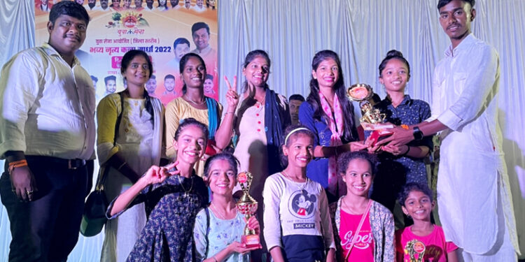 जिल्हास्तरीय नृत्यकला स्पर्धेत साई प्रेरणा कलामंच प्रथम