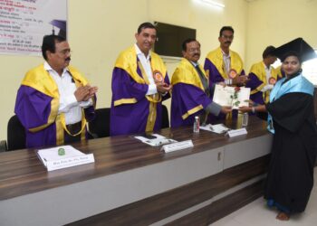 वीर वाजेकर महाविद्यालयात पदवी ; प्रमाणपत्र वितरण समारंभ संपन्न