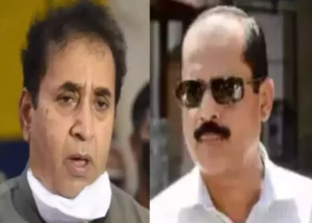 देशमुख, वाझे आता सीबीआयच्या ताब्यात