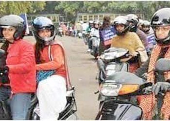 पुण्यात हेल्मेटची सक्ती नाही तर ते वापरण्याचे प्रबोधन