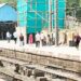 नेरळ रेल्वे स्थानकातील पादचारी पूल तोडण्यास सुरुवात