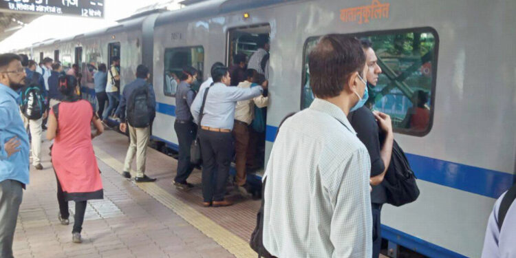 कडक उन्हाने मुंबईची लाहीलाही