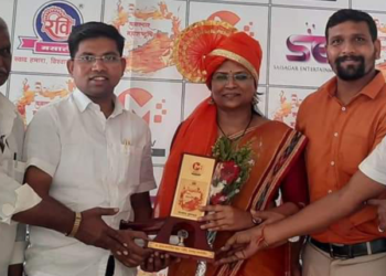 सुरेखा भणगे यांना उत्कृष्ट प्रशासक पुरस्कार