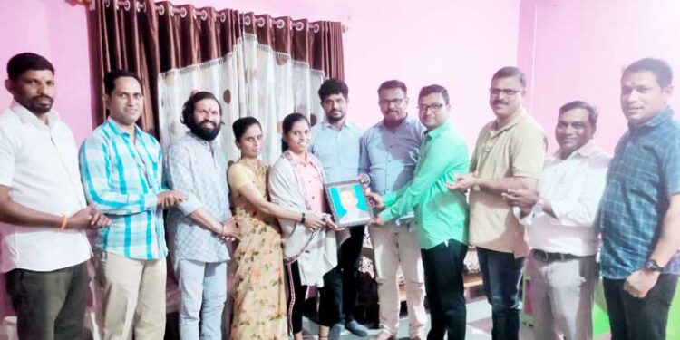 पॉवर लिफ्टिंग राष्ट्रीय स्पर्धेतील यशाबद्दल सन्मान