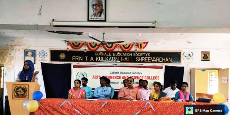 गोखले महाविद्यालयात विद्यार्थ्यांना निरोप समारंभ