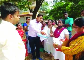 राखीव जागेसाठी बौद्ध समाजाच्या महिलांचे उपोषण