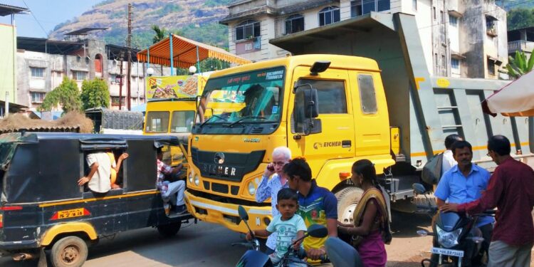 पालीकरांचा जीव वाहतूक कोंडीने गुदमरतोय