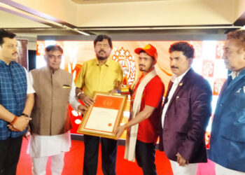 बळवलीच्या अजय पाटीलचा सूर्यनमस्कारचा विक्रम