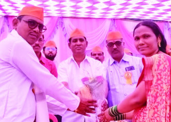 हनुमान चालिसावरुन राजकारण करणार्‍यांनी किती मंदिरे बांधली?