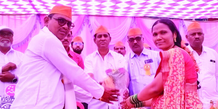 हनुमान चालिसावरुन राजकारण करणार्यांनी किती मंदिरे बांधली?