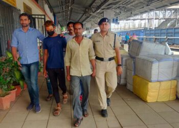 रेल्वेच्या सिग्नल केबलची चोरी