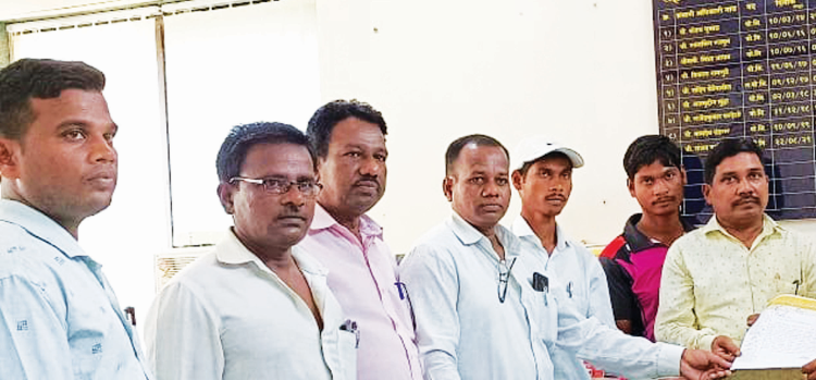 रोहा पोलीस निरीक्षकांसह संबंधितांवर तात्काळ कारवाई करा