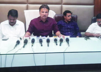 सत्ताधार्‍यांनो राजीनामे द्या- विरोधी पक्षनेते प्रितम म्हात्रे