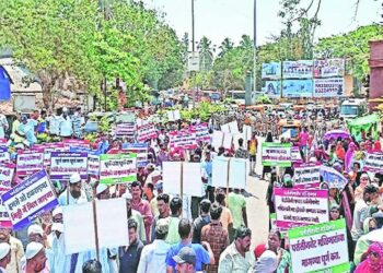 मासेमारी निर्बंधांविरोधात पर्सीननेट धारकांचा मोर्चा