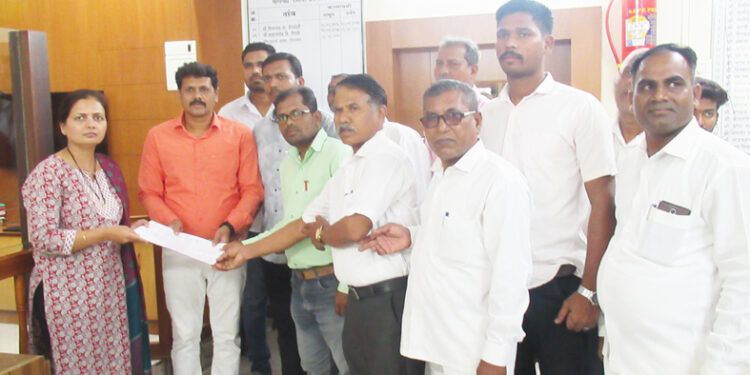 डॉ.बाबासाहेब आंबेडकर सभागृह जमीनसाठी निवेदन