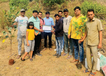 उलवे येथे वृक्षारोपण