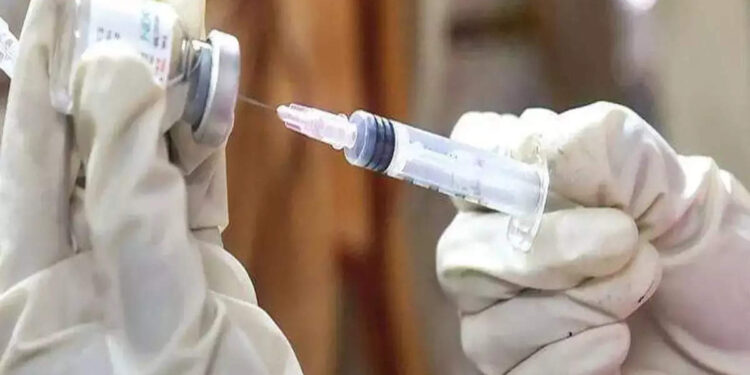 18 वर्षांवरील सर्वांना बूस्टर घेता येणार