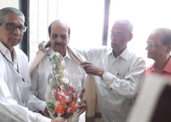 ज्येष्ठ नागरिक संस्था येथे उद्योजक गजेंद्र दळी यांचा ८८ वा वाढदिवस साजरा