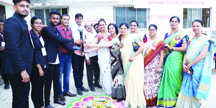 वैद्यकीय महाविद्यालयाच्या क्रीडा स्पर्धांचे उद्घाटन