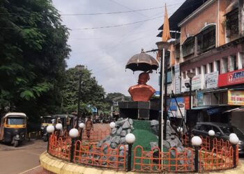 कर्जतच्या भुयारी मार्गाचे घोडे कुठे अडकले?