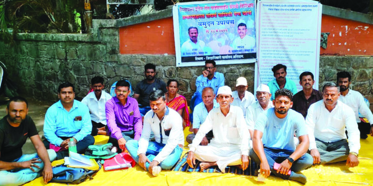 रिलायन्स गॅस पाईपलाईनग्रस्तांचे अलिबागेत आमरण उपोषण