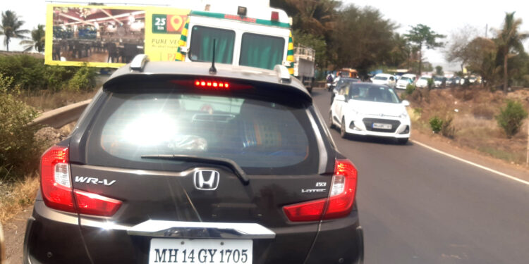 अलिबाग – पेण मार्गावर वाहतूक कोंडी