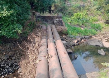 खालापूर तालुक्यात कालव्याची दुरवस्था; शेकडो हेक्टर जमीन नापीक,शेतकरी चिंताग्रस्त